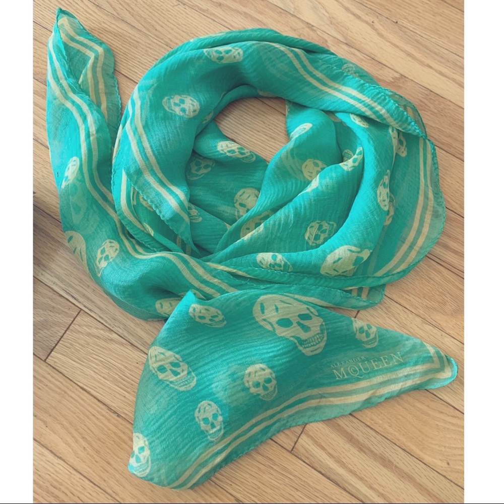 Alexander McQueen Skull Scarf - Authentic (Green)